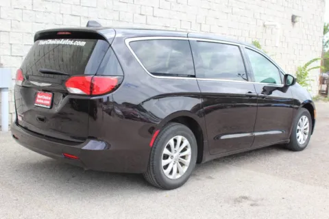 More photos of 2017 Chrysler Pacifica Touring at Your Choice Autos - Elgin, IL