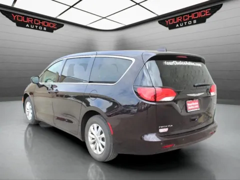 Another view of 2017 Chrysler Pacifica Touring for sale in Elgin, IL at Your Choice Autos - Elgin