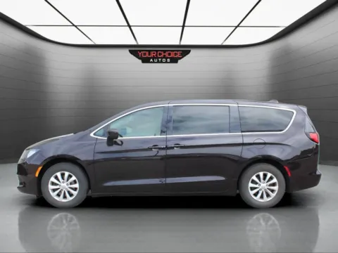 Photos of 2017 Chrysler Pacifica Touring for sale in Elgin, IL at Your Choice Autos - Elgin