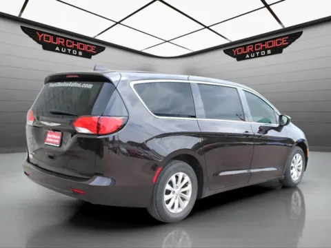 More photos of 2017 Chrysler Pacifica Touring at Your Choice Autos - Elgin, IL