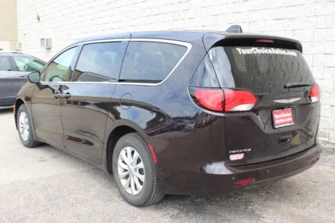 Another view of 2017 Chrysler Pacifica Touring for sale in Elgin, IL at Your Choice Autos - Elgin