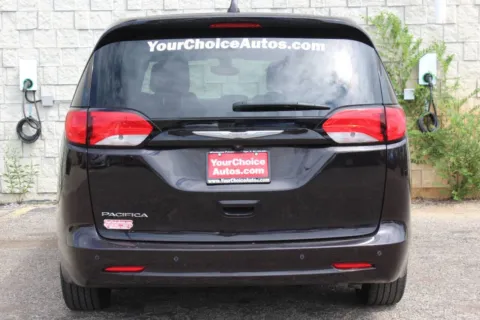 More photos of 2017 Chrysler Pacifica Touring at Your Choice Autos - Elgin, IL