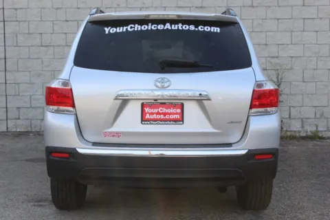 More photos of 2013 Toyota Highlander Plus AWD 4dr SUV at Your Choice Autos - Elgin, IL