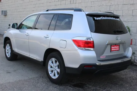Another view of 2013 Toyota Highlander Plus AWD 4dr SUV for sale in Elgin, IL at Your Choice Autos - Elgin