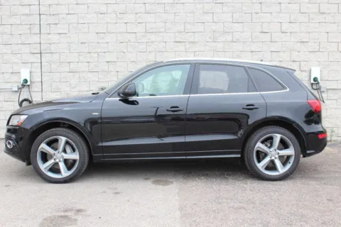 Photos of 2014 Audi Q5 Premium Plus for sale in Elgin, IL at Your Choice Autos - Elgin