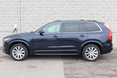 Photos of 2016 Volvo XC90 T6 Momentum for sale in Elgin, IL at Your Choice Autos - Elgin