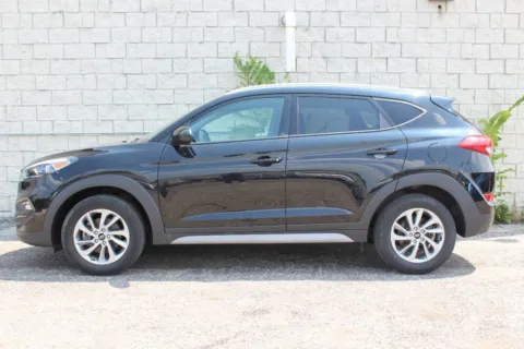 Photos of 2018 Hyundai Tucson SEL for sale in Elgin, IL at Your Choice Autos - Elgin