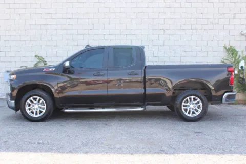 Photos of 2020 Chevrolet Silverado 1500 LT for sale in Elgin, IL at Your Choice Autos - Elgin