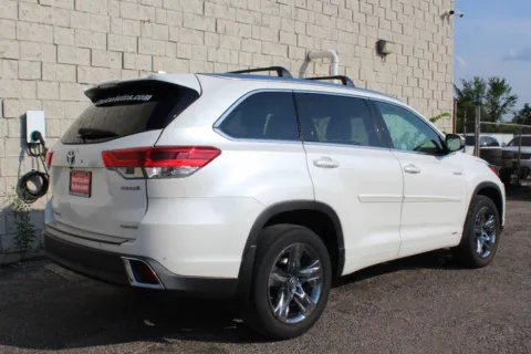 More photos of 2018 Toyota Highlander Limited Platinum AWD 4dr SUV at Your Choice Autos - Elgin, IL