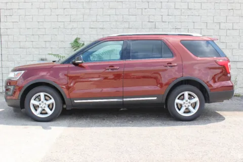Photos of 2016 Ford Explorer XLT for sale in Elgin, IL at Your Choice Autos - Elgin