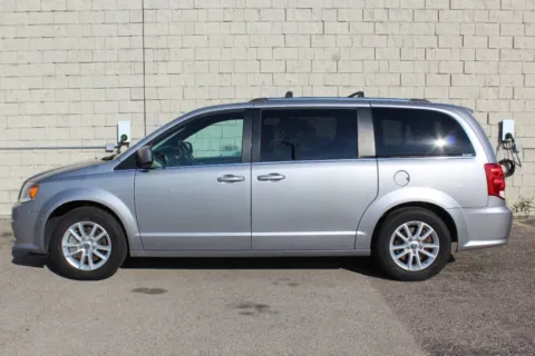 Photos of 2018 Dodge Grand Caravan SXT for sale in Elgin, IL at Your Choice Autos - Elgin