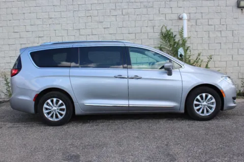 More photos of 2018 Chrysler Pacifica Touring L Plus at Your Choice Autos - Elgin, IL