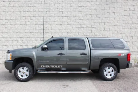 Photos of 2011 Chevrolet Silverado 1500 LT for sale in Elgin, IL at Your Choice Autos - Elgin
