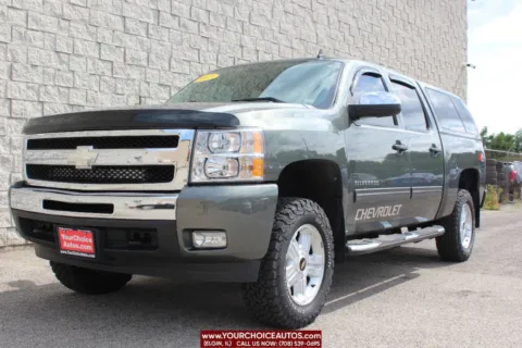 Green 2011 Chevrolet Silverado 1500 LT for sale in Elgin, IL