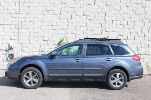 Photos of 2014 Subaru Outback 3.6R Limited for sale in Elgin, IL at Your Choice Autos - Elgin
