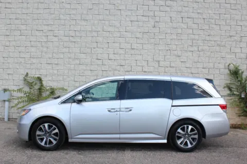 Photos of 2014 Honda Odyssey Touring 4dr Mini Van for sale in Elgin, IL at Your Choice Autos - Elgin