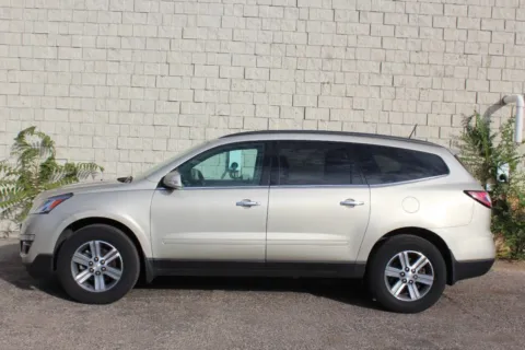 Photos of 2015 Chevrolet Traverse LT for sale in Elgin, IL at Your Choice Autos - Elgin