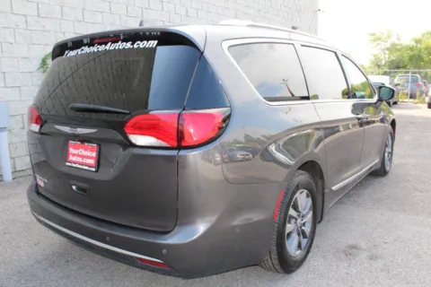 More photos of 2019 Chrysler Pacifica Touring L Plus at Your Choice Autos - Elgin, IL