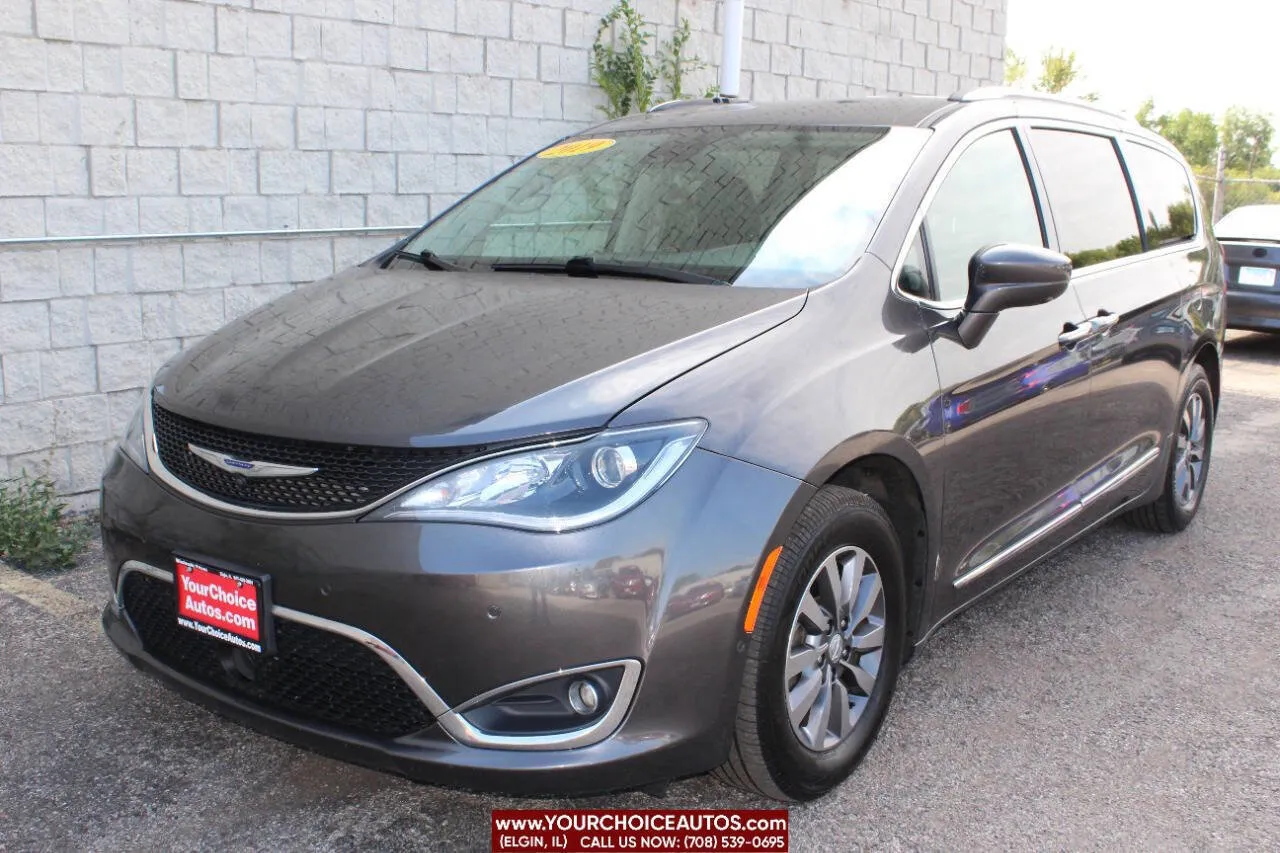 Gray 2019 Chrysler Pacifica Touring L Plus for sale in Elgin, IL