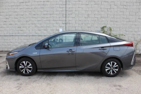 Photos of 2017 Toyota Prius Prime Premium 4dr Hatchback for sale in Elgin, IL at Your Choice Autos - Elgin