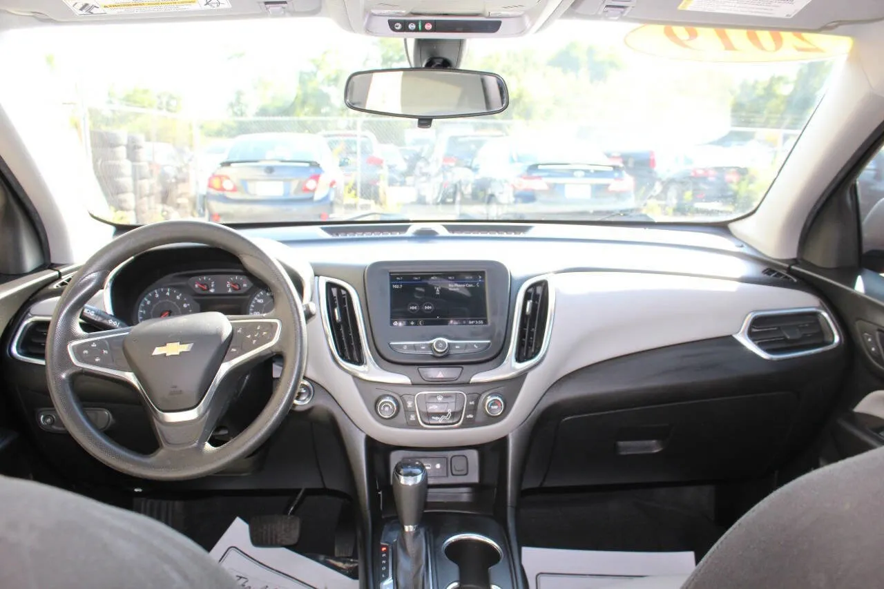 2019 Chevrolet Equinox LS - Photo 19