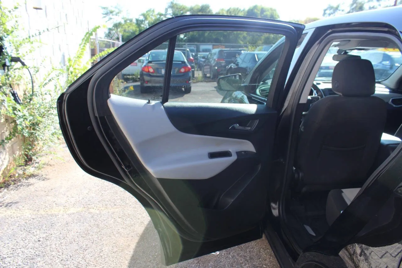 2019 Chevrolet Equinox LS - Photo 12