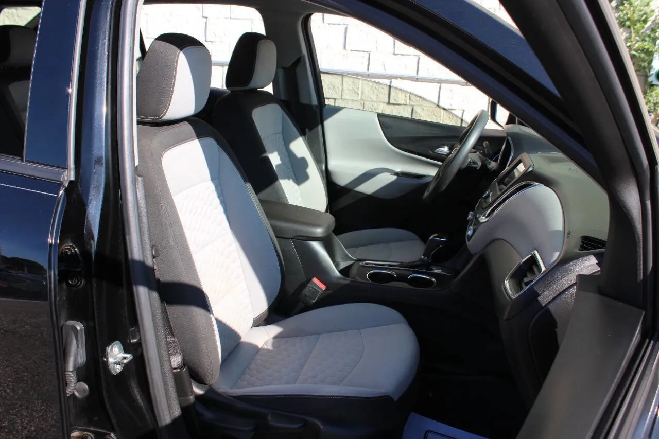 2019 Chevrolet Equinox LS - Photo 18