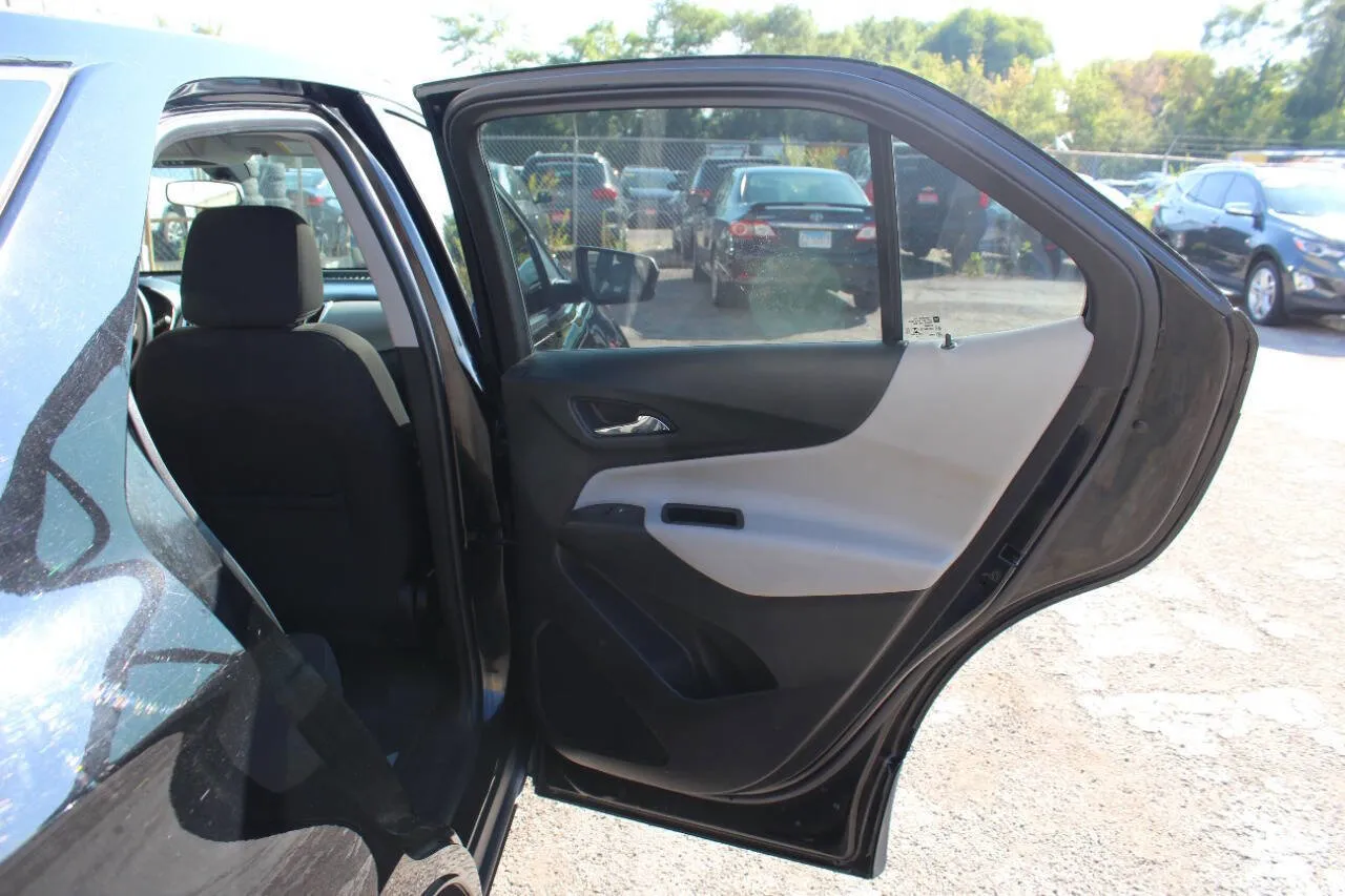 2019 Chevrolet Equinox LS - Photo 15
