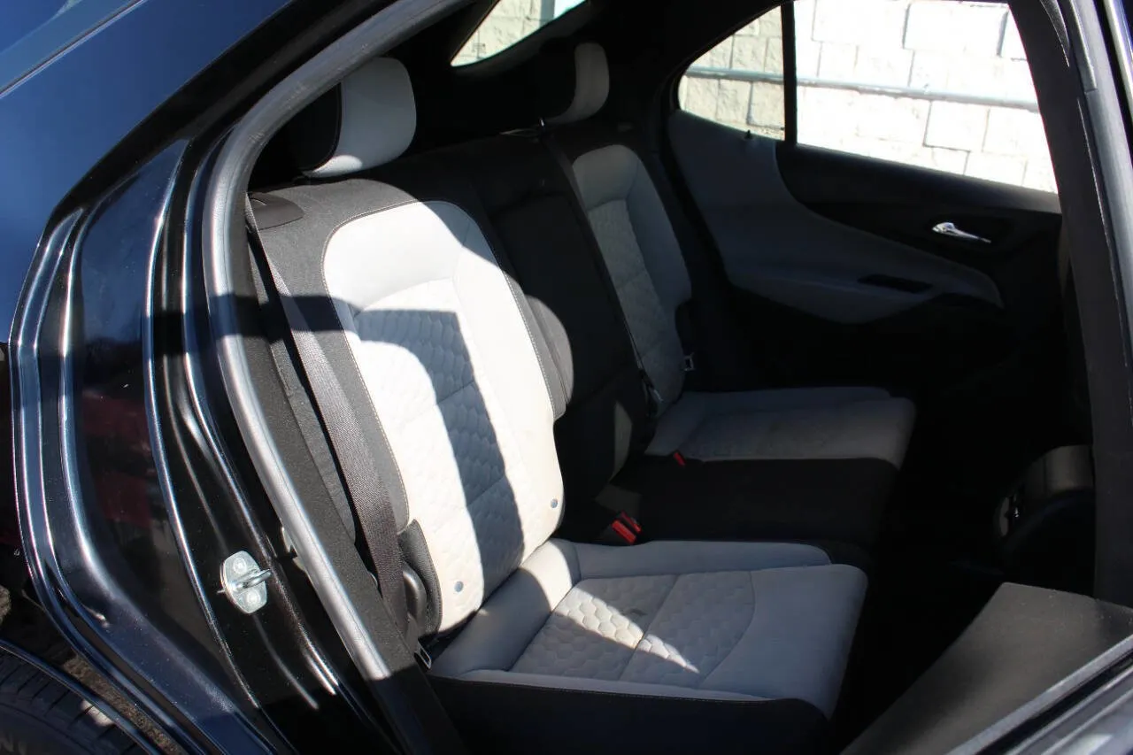 2019 Chevrolet Equinox LS - Photo 16