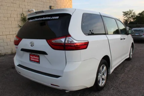 More photos of 2018 Toyota Sienna L at Your Choice Autos - Elgin, IL