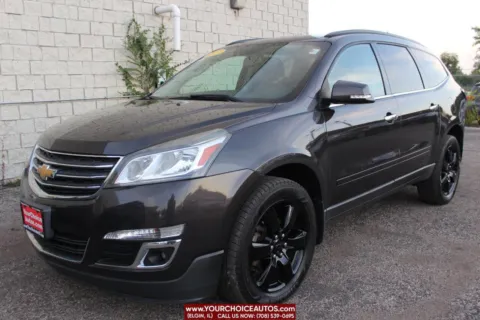 Gray 2017 Chevrolet Traverse LT for sale in Elgin, IL