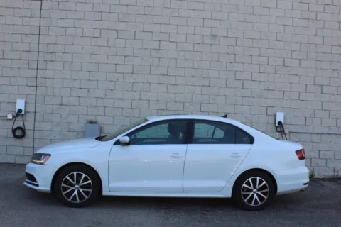 Photos of 2017 Volkswagen Jetta 1.4T SE for sale in Elgin, IL at Your Choice Autos - Elgin