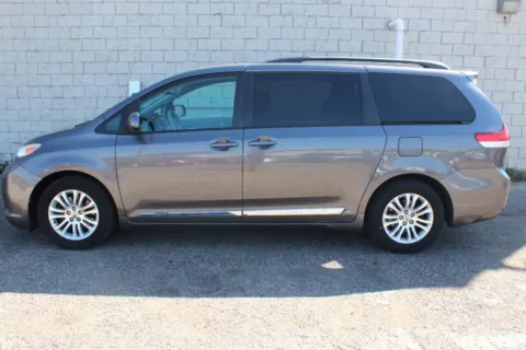 Photos of 2011 Toyota Sienna XLE 8 Passenger 4dr Mini Van for sale in Elgin, IL at Your Choice Autos - Elgin
