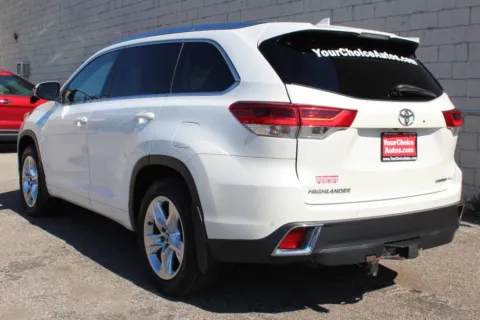 Another view of 2017 Toyota Highlander Limited AWD 4dr SUV for sale in Elgin, IL at Your Choice Autos - Elgin