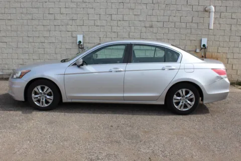 Photos of 2011 Honda Accord Sdn SE for sale in Elgin, IL at Your Choice Autos - Elgin