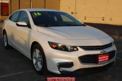 White 2016 Chevrolet Malibu LT for sale in Elgin, IL