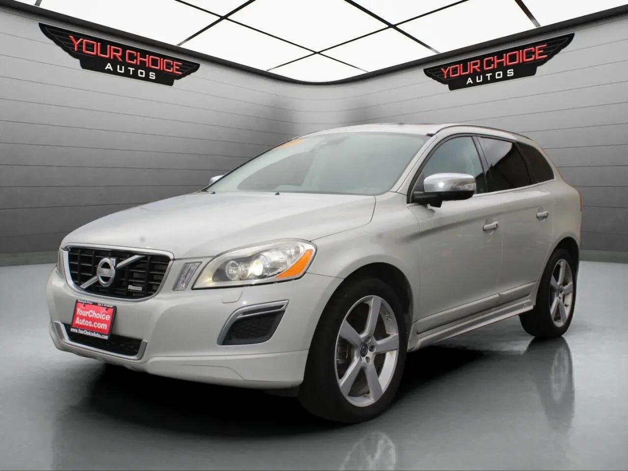 White 2011 Volvo XC60 T6 AWD 4dr SUV for sale in Elgin, IL