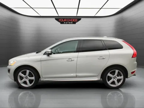 Photos of 2011 Volvo XC60 T6 AWD 4dr SUV for sale in Elgin, IL at Your Choice Autos - Elgin