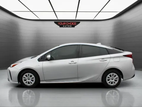 Photos of 2019 Toyota Prius L Eco 4dr Hatchback for sale in Elgin, IL at Your Choice Autos - Elgin