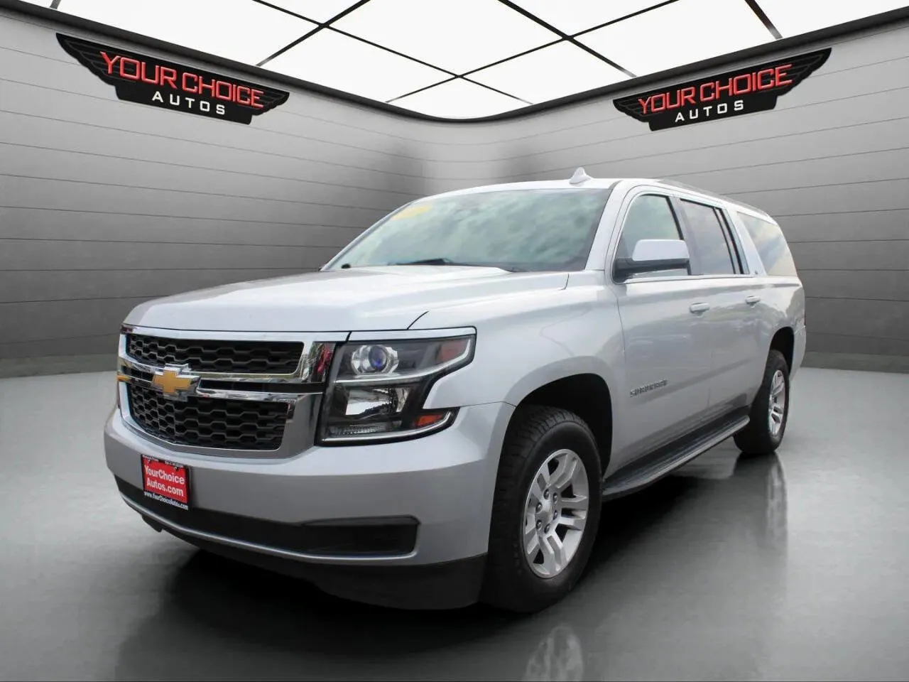 Silver 2017 Chevrolet Suburban LT for sale in Elgin, IL