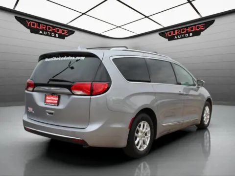 More photos of 2020 Chrysler Pacifica Touring L at Your Choice Autos - Elgin, IL