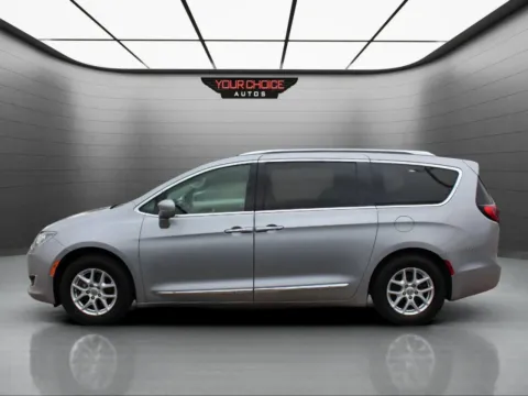 Photos of 2020 Chrysler Pacifica Touring L for sale in Elgin, IL at Your Choice Autos - Elgin