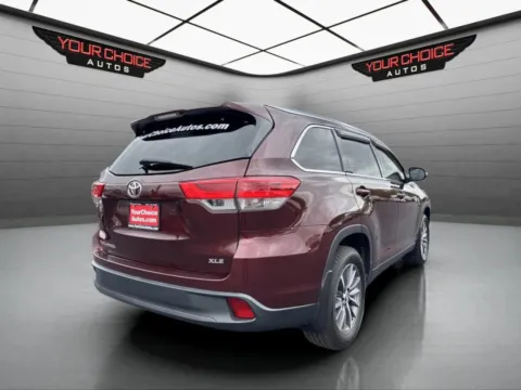 More photos of 2019 Toyota Highlander XLE 4dr SUV at Your Choice Autos - Elgin, IL