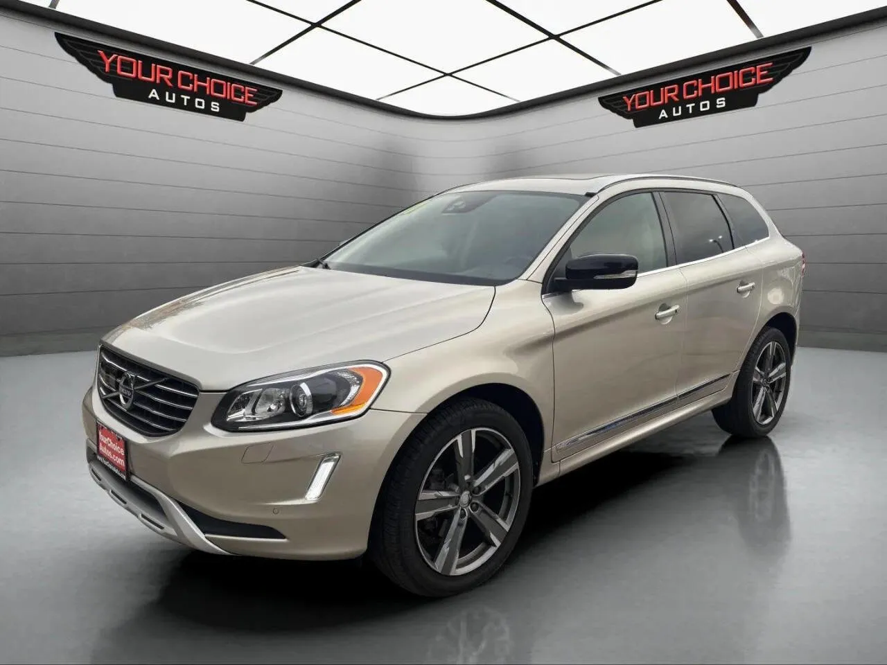 Gold 2017 Volvo XC60 Dynamic for sale in Elgin, IL