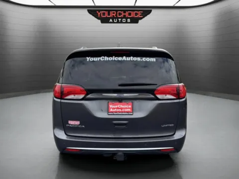 More photos of 2018 Chrysler Pacifica Limited at Your Choice Autos - Elgin, IL