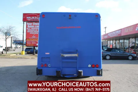 More photos of 2016 Isuzu NRR 4X2 2dr 71.0 in. BBC Tilt Cab at Your Choice Autos - Waukegan, IL