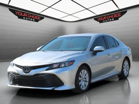 Silver 2018 Toyota Camry L 4dr Sedan for sale in Waukegan, IL