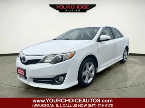 White 2012 Toyota Camry SE 4dr Sedan for sale in Waukegan, IL