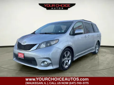 Silver 2014 Toyota Sienna SE for sale in Waukegan, IL