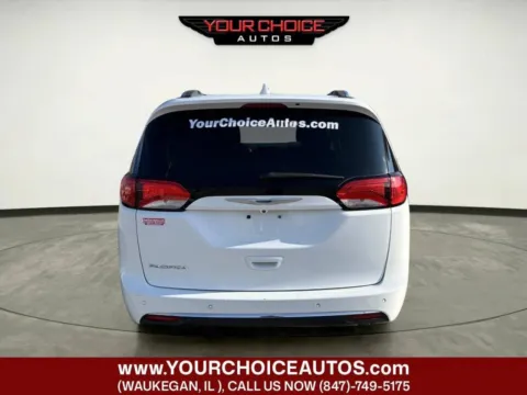More photos of 2018 Chrysler Pacifica Touring L at Your Choice Autos - Waukegan, IL